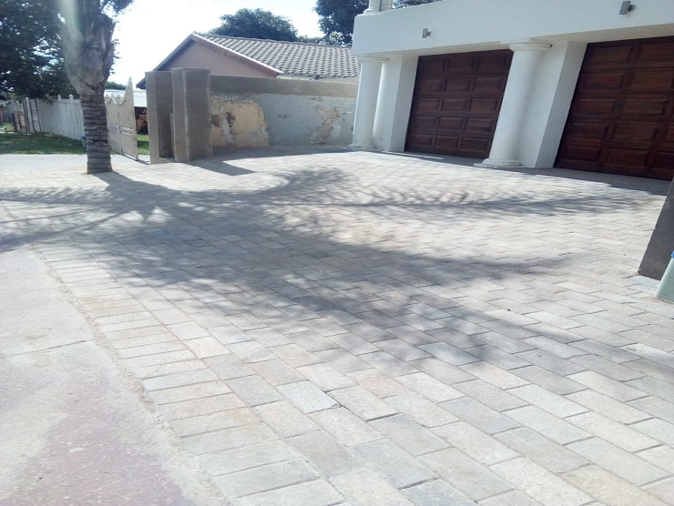 Makua Services Paving